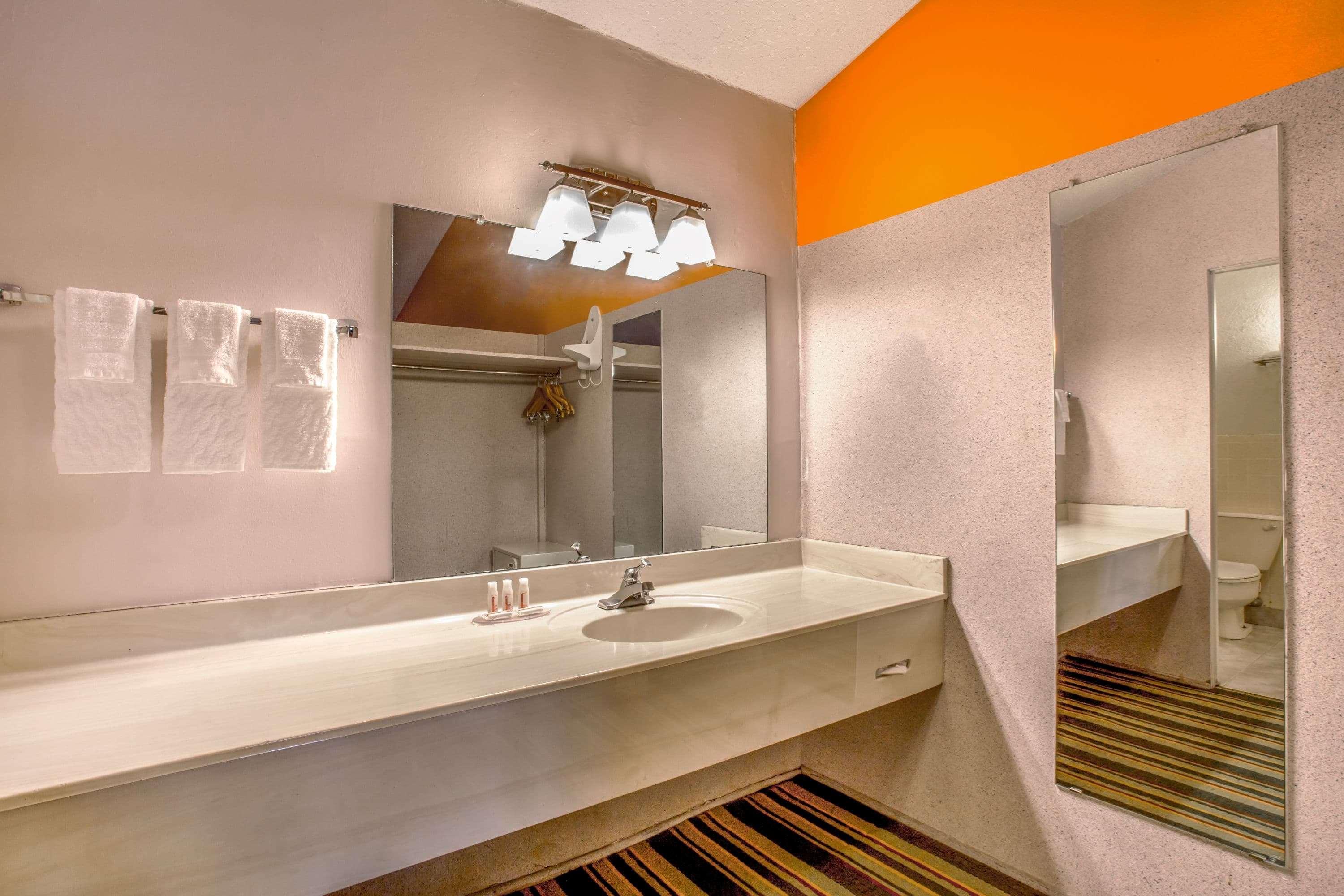 Howard Johnson By Wyndham Phoenix Airport/Downtown Area מראה חיצוני תמונה